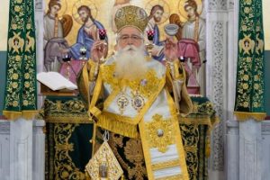 Δημητριάδος Ιγνάτιος: «Η απάντηση στην βία είναι οι Χριστιανικές οικογένειες» – Χειροθεσία νέου Αναγνώστη στον Άγιο Κωνσταντίνο