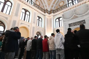Θεσσαλονίκη: Άνοιξε μετά από 102 χρόνια το Γενί Τζαμί για το Ραμαζάνι -Υπό αστυνομική παρουσία- Ενώ η Αγιά Σοφιά παραμένει Τζαμί …